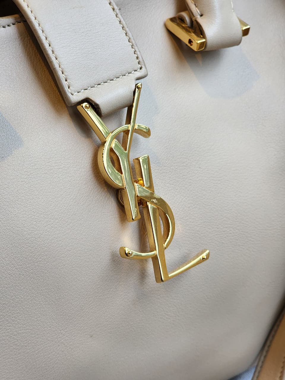 Saint Laurent